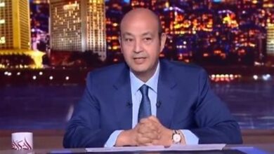 عمرو أديب يدافع عن بيومي فؤاد